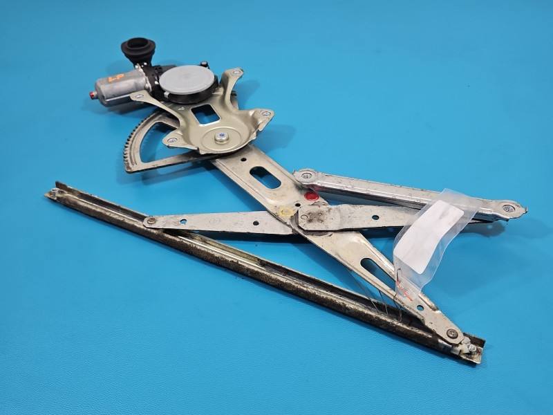 Склопідйомник передній лівий Toyota Prius 85720-35140