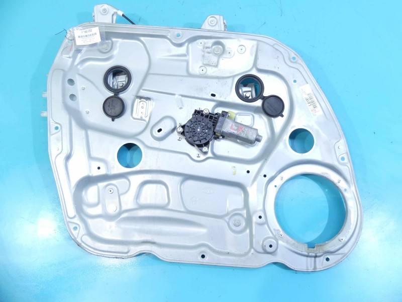 Стеклоподъемник передний левый Kia Carens 824701D010