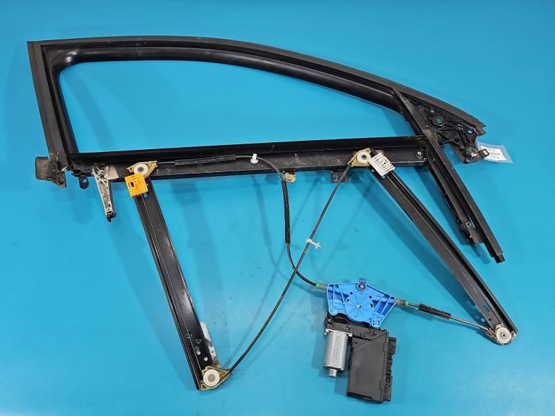 Склопідйомник передній правий Audi A4 B7 8E1959802B