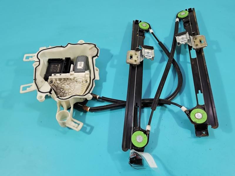 Склопідйомник передній правий Seat Toledo 5P0837402J