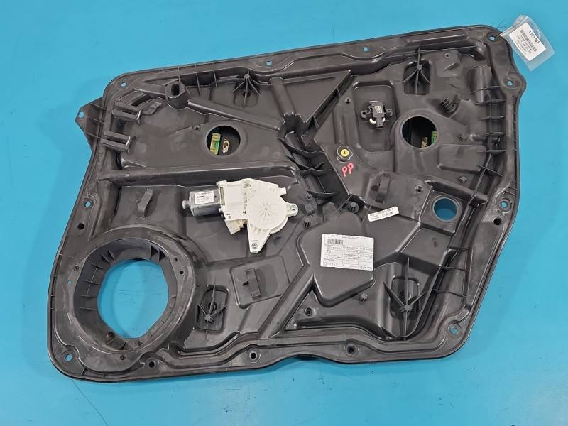 Склопідйомник передній правий Mercedes GL X166 A1667200279