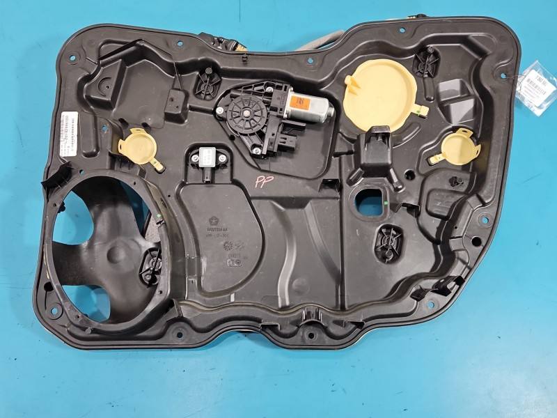 Склопідйомник передній правий Jeep Cherokee 68227256AA