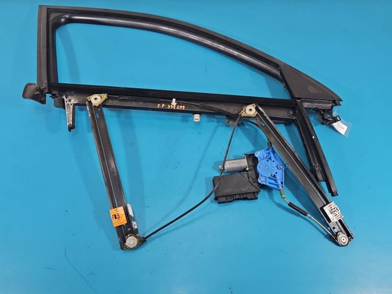 Склопідйомник передній правий Seat Exeo 8E0837630