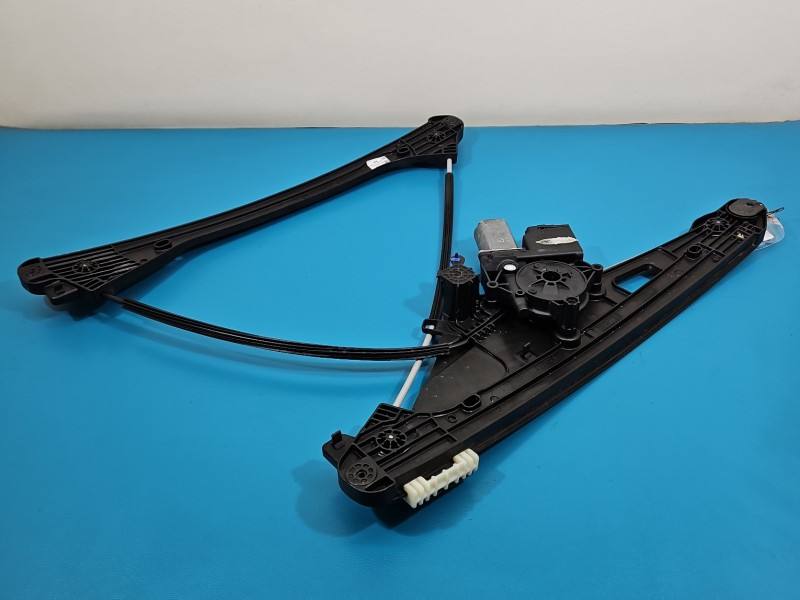 Склопідйомник передній правий Opel Grandland 0130824410