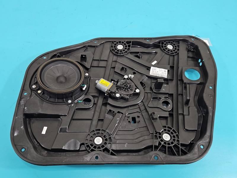 Стеклоподъемник передний правый Hyundai Tucson 82460-D7000