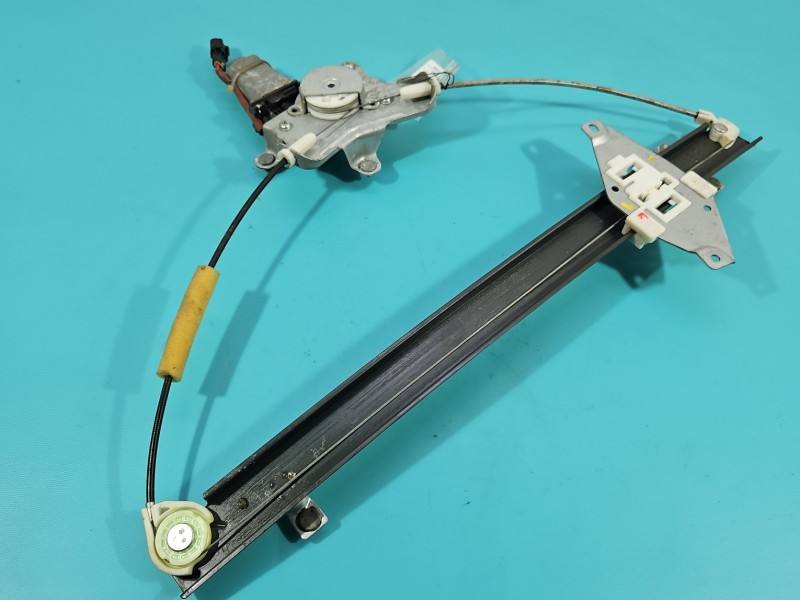 Склопідйомник передній правий Ssangyong Rexton 88100-08012R