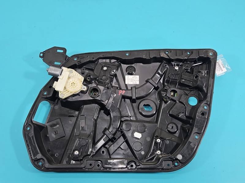 Склопідйомник передній правий Mercedes C W205 A2057200279