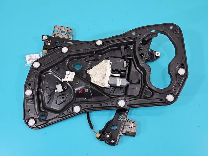 Склопідйомник передній правий Volkswagen Passat CC 3C8837462K