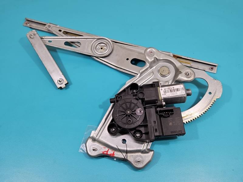 Склопідйомник передній правий Renault Scenic 3 807302741R