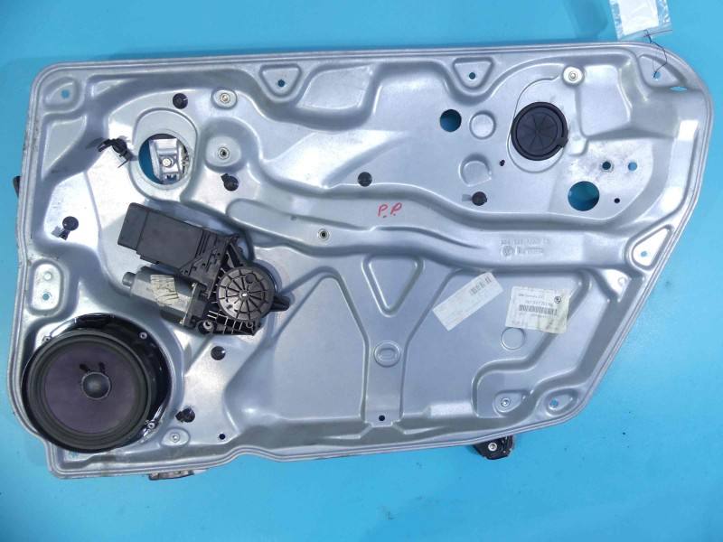 Склопідйомник передній правий Skoda Superb 1 3U183772BB