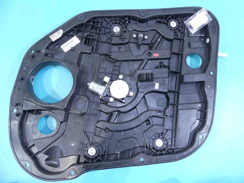 Стеклоподъемник передний правый Kia Carens 82480-A4000