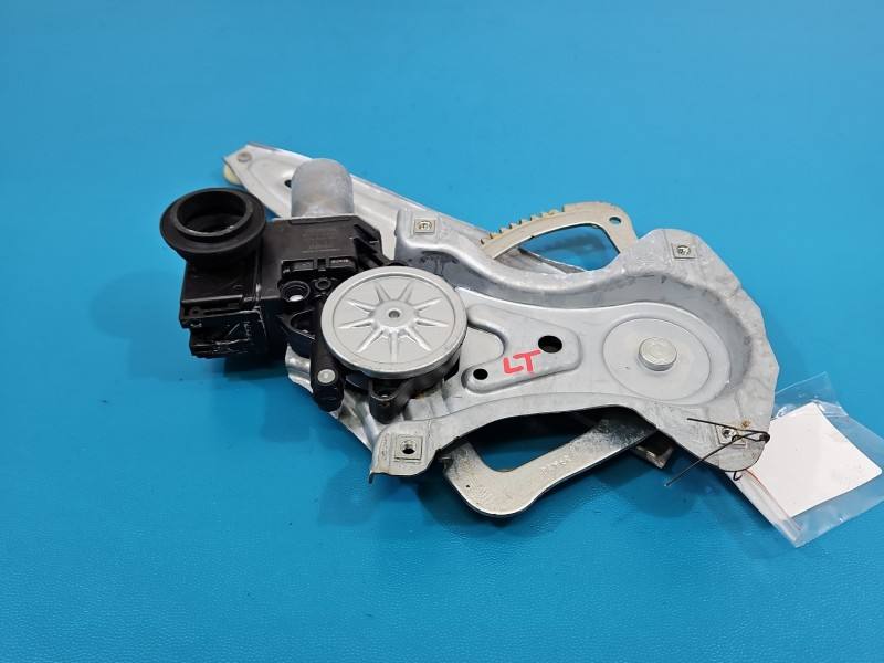 Склопідйомник задній лівий Toyota C-HR 69840-F4010