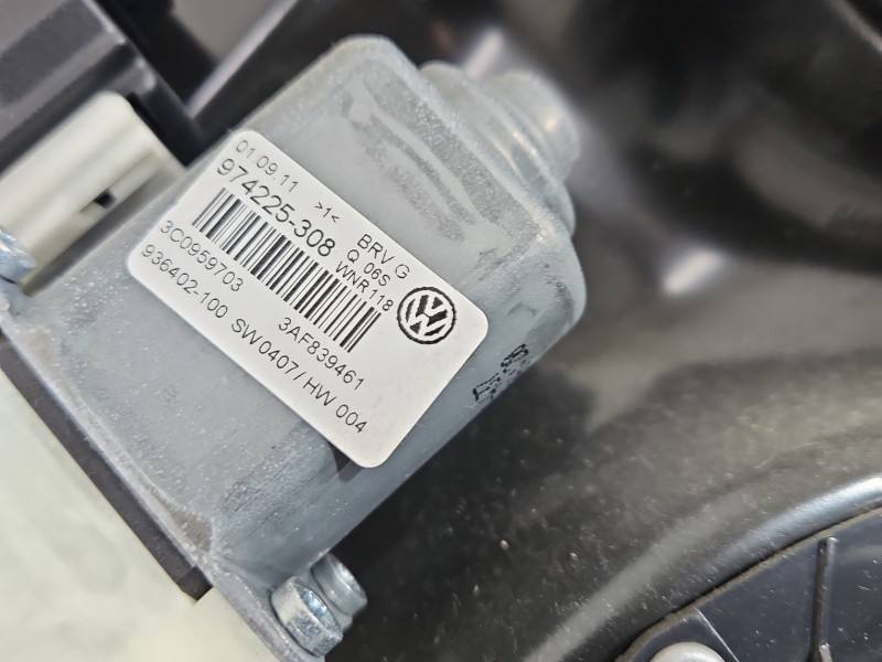 Склопідйомник задній лівий Volkswagen Passat B7 3AA839755 — фото деталі 4