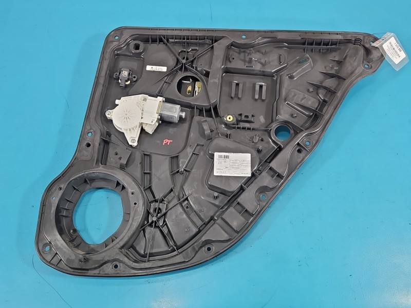 Склопідйомник задній правий Mercedes GL X166 A1669060601