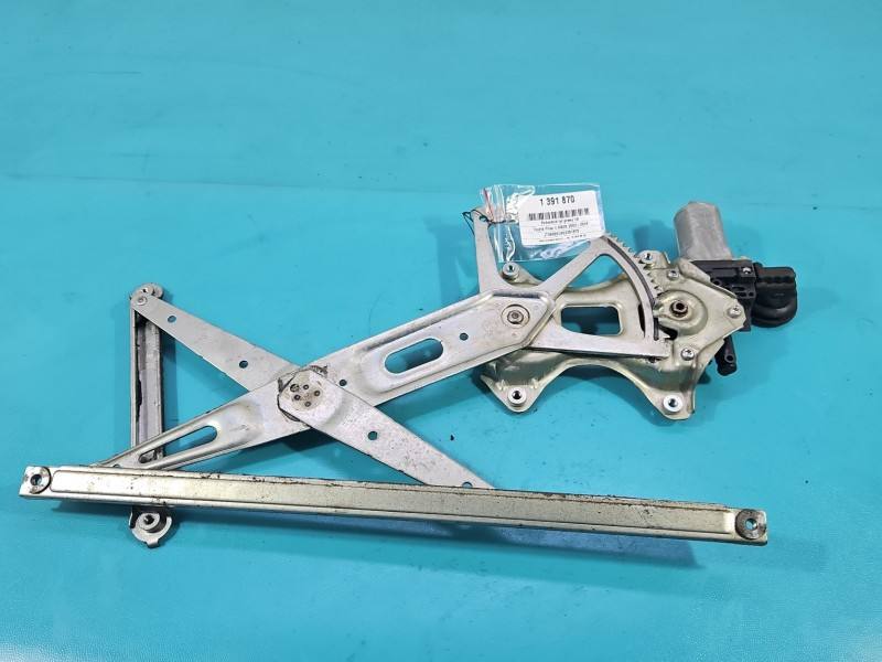 Склопідйомник задній правий Toyota Prius 85710-35180