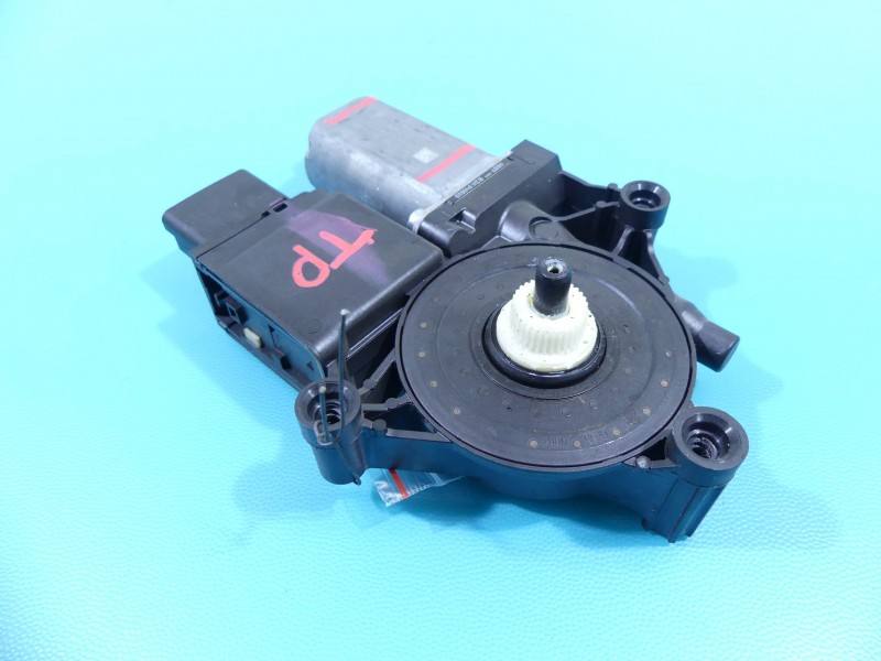 Стеклоподъемник задний правый Opel Crossland 0130824272