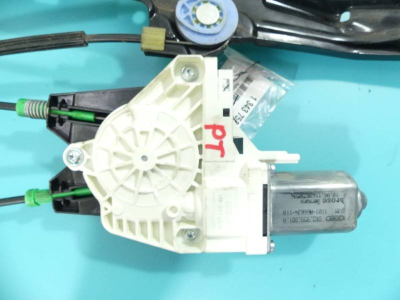 Склопідйомник задній правий Audi A5 8T 8K0959801A — фото деталі 4