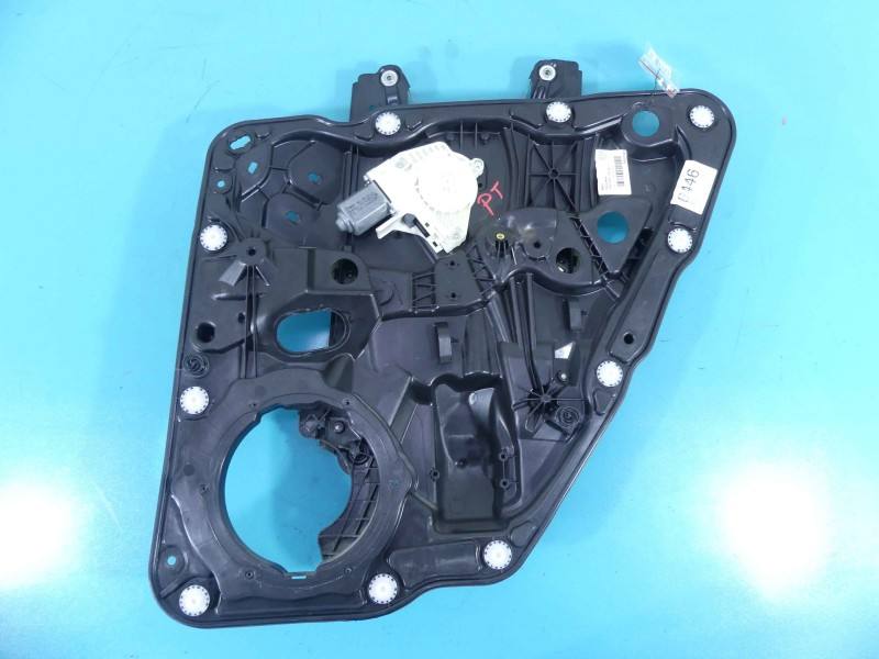 Склопідйомник задній правий Volkswagen Touareg 7P6839756A