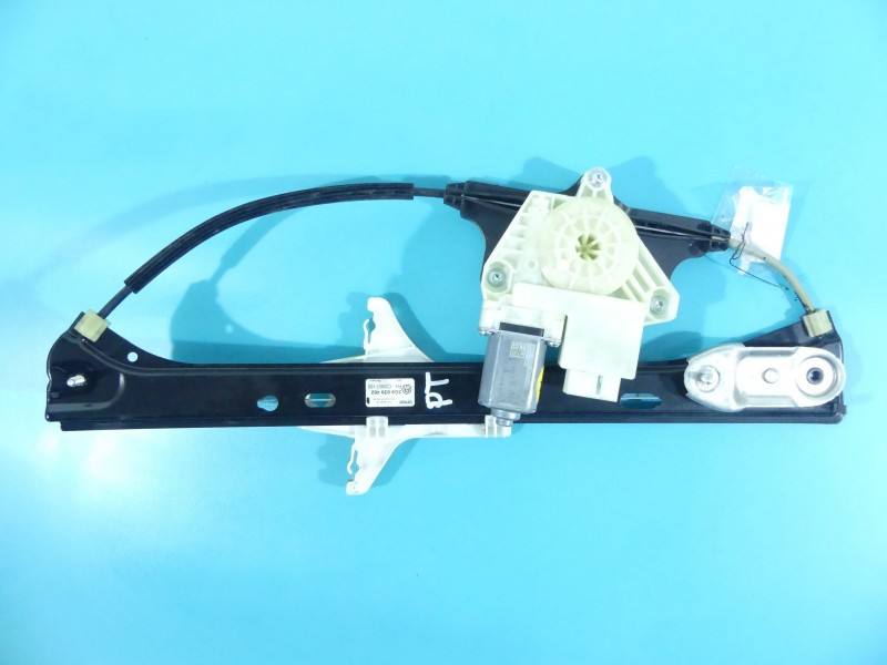Склопідйомник задній правий Volkswagen Passat B8 3G9839462