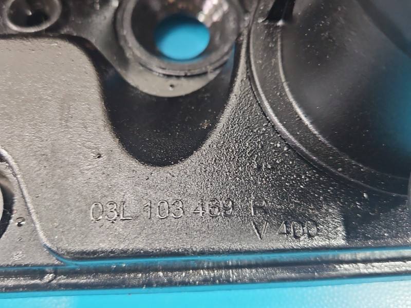 Клапанна кришка Volkswagen Passat B7 03L103469R — фото деталі 2