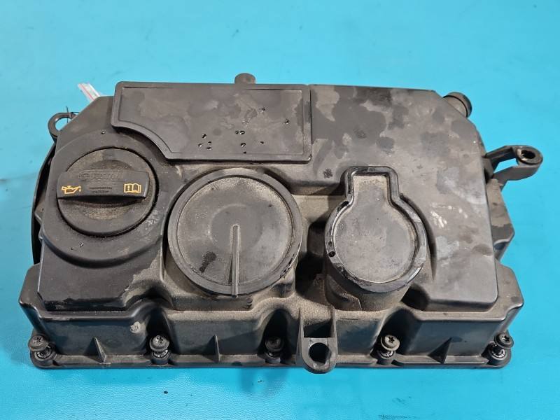 Клапанна кришка Volkswagen Passat B6 03G103475D