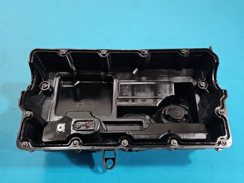 Клапанна кришка Volkswagen Passat B6 03G103475D — фото деталі 3