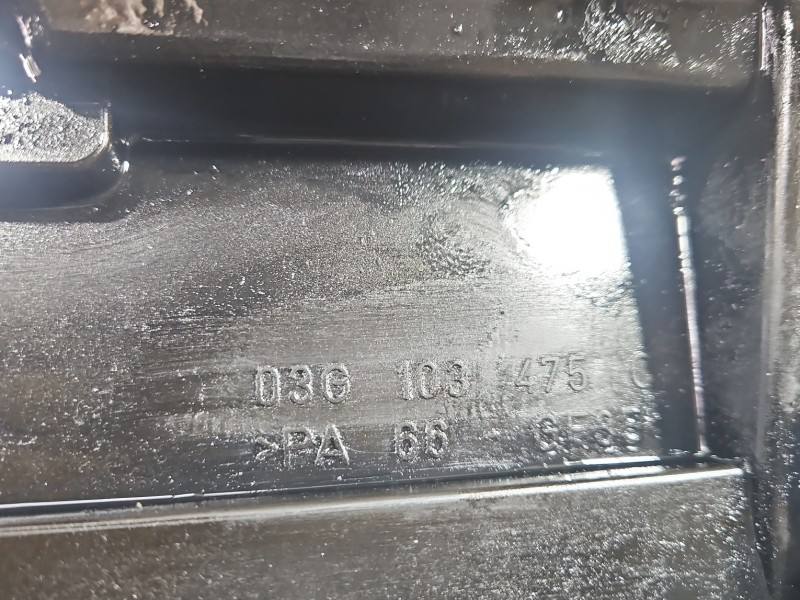Клапанна кришка Volkswagen Passat B6 03G103475C — фото деталі 6