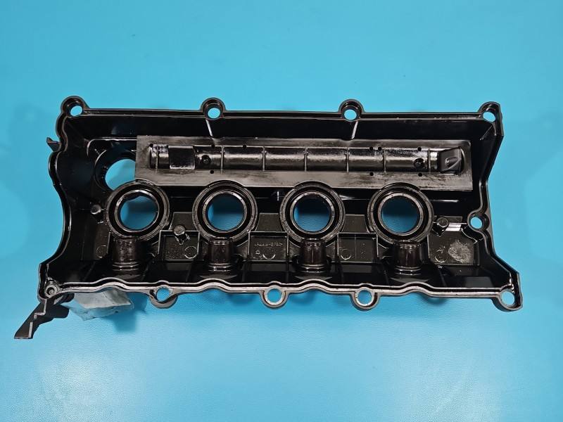 Клапанная крышка Opel Zafira B 8980011422 — фото детали 6