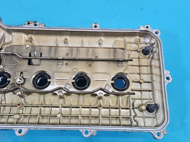 Клапанна кришка Toyota Corolla E15 — фото деталі 7