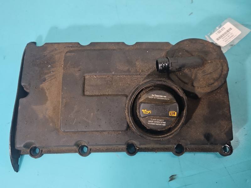 Клапанна кришка Volkswagen Touran 03G103475