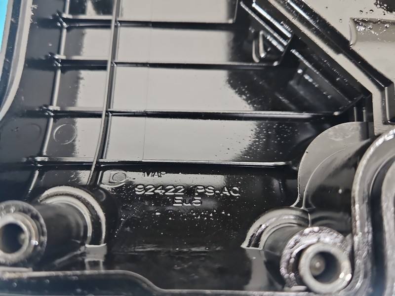 Клапанна кришка Opel Corsa E 5551426 — фото деталі 10