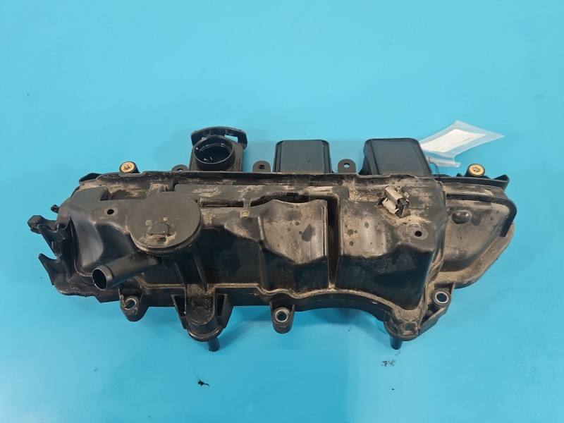 Клапанная крышка Mercedes Vito 118306606R