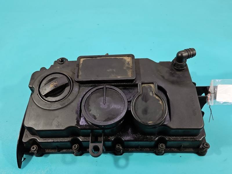 Клапанная крышка Dodge Journey 03G103469AA