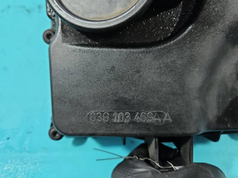 Клапанная крышка Dodge Journey 03G103469AA — фото детали 11