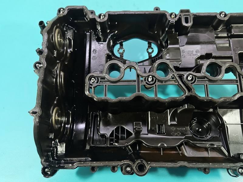 Клапанна кришка BMW 3 G20 8631745 — фото деталі 13