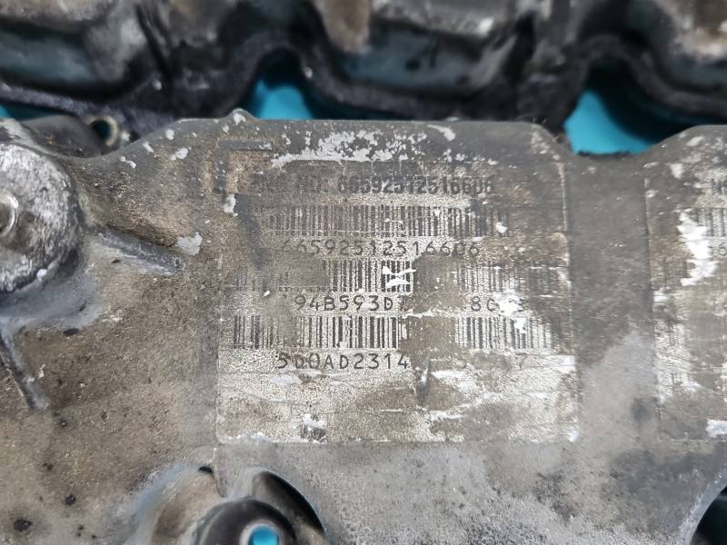 Клапанная крышка Ssangyong Rexton A6650100430 — фото детали 3