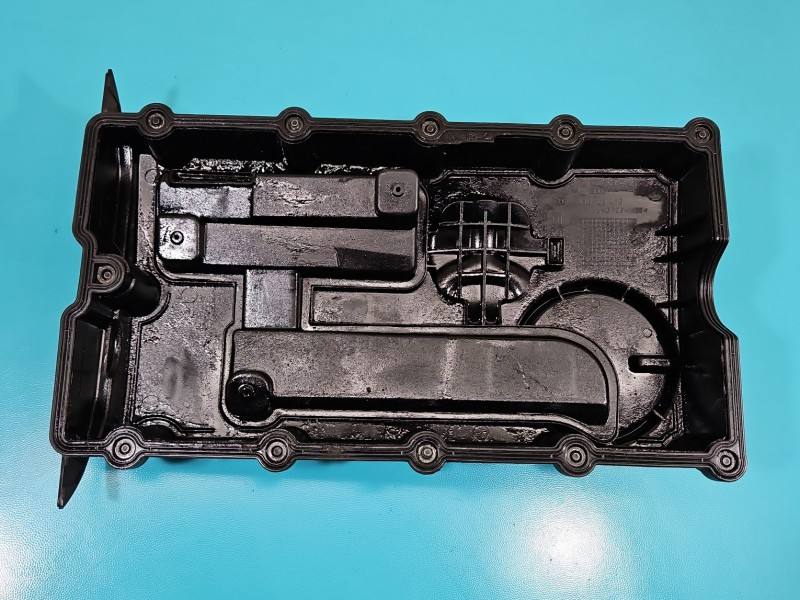 Клапанна кришка Volkswagen Touran 03G103475 — фото деталі 3