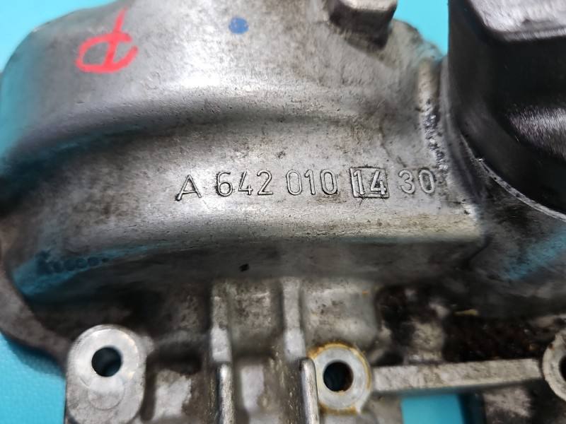Клапанна кришка Mercedes E W211 A6420101430 — фото деталі 4
