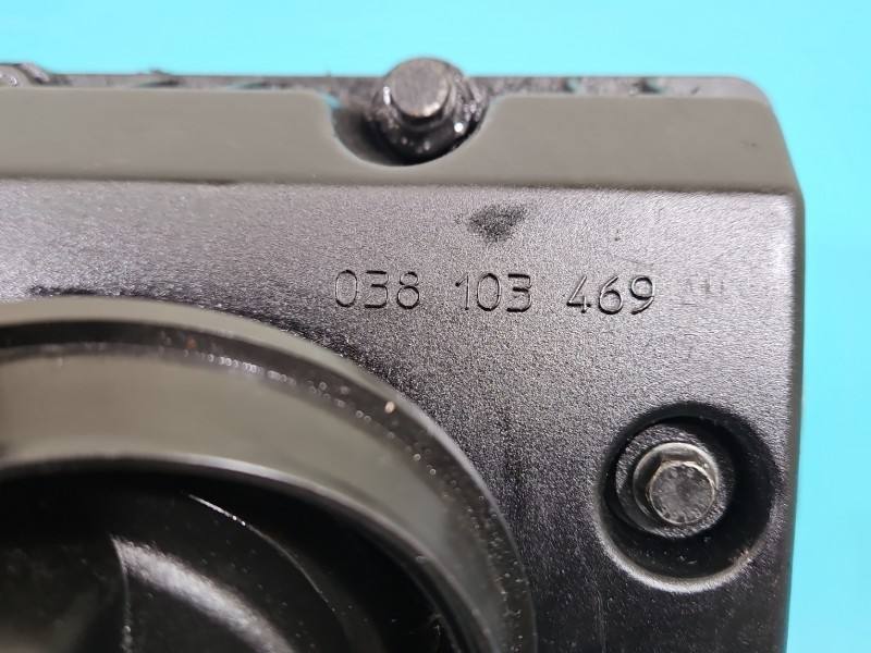 Клапанна кришка Volkswagen Passat B6 038103475N/P/T/AA — фото деталі 3