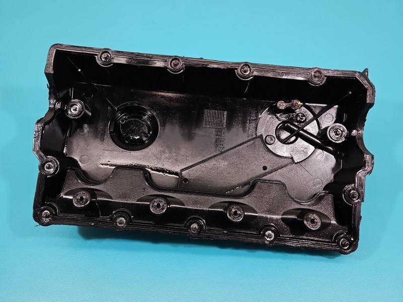 Клапанна кришка Volkswagen Passat B6 038103475N/P/T/AA — фото деталі 4