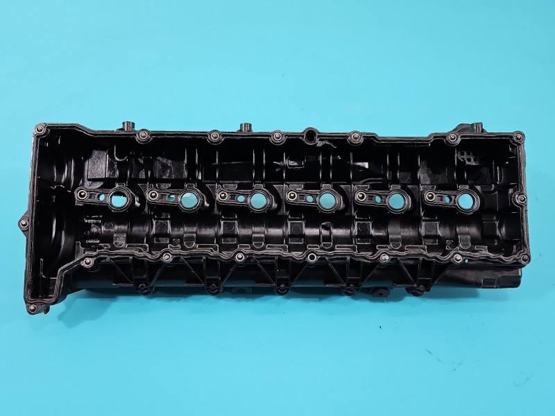 Клапанная крышка BMW X5 E70 N57D30A — фото детали 8