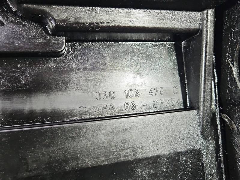 Клапанная крышка Volkswagen Touran 03G103469L — фото детали 6