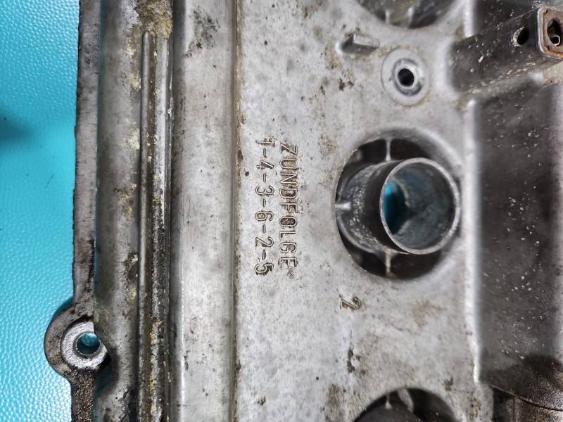 Клапанна кришка Volkswagen Passat B5 078103472R — фото деталі 3
