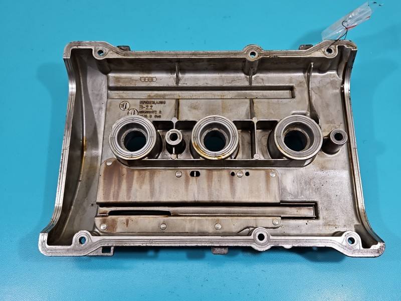 Клапанна кришка Volkswagen Passat B5 078103472R — фото деталі 4
