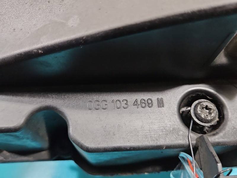 Клапанная крышка Volkswagen Passat B6 03G103469M — фото детали 3