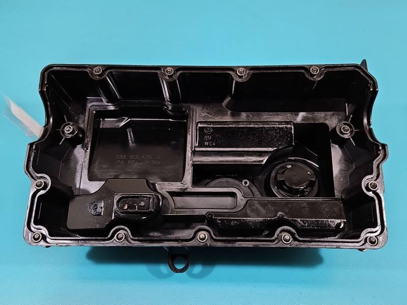 Клапанная крышка Volkswagen Passat B6 03G103469M — фото детали 4