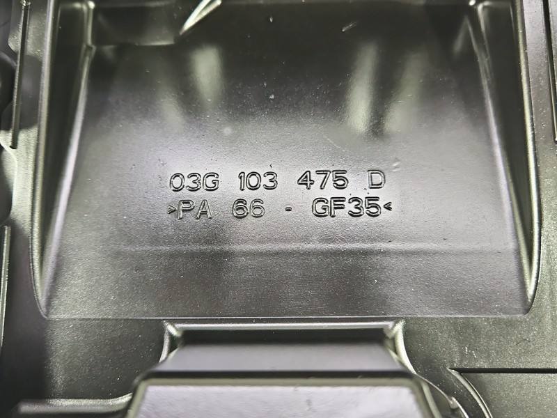 Клапанна кришка Audi A3 8P 03G103475D — фото деталі 8
