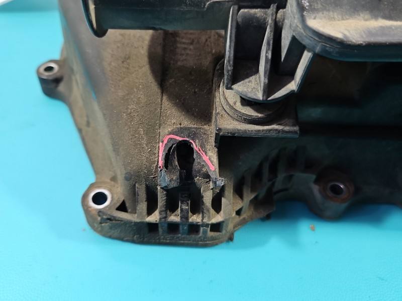 Клапанна кришка Toyota Aygo 17705-0Q010 — фото деталі 3
