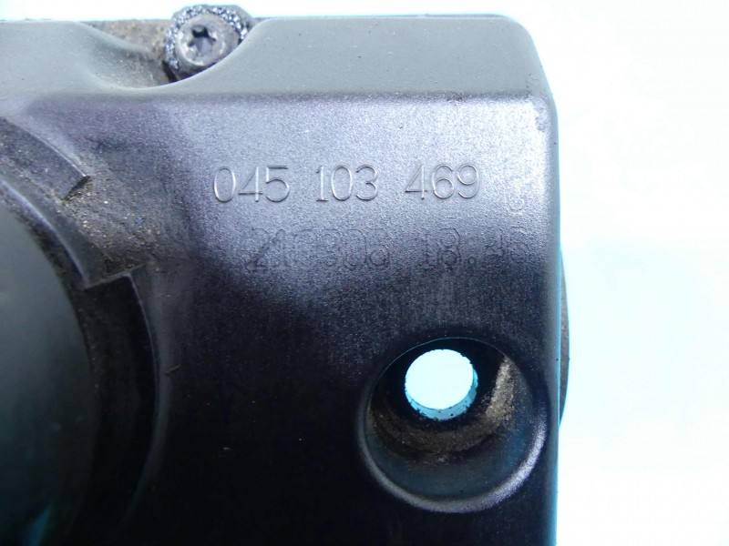 Клапанна кришка Volkswagen Polo 045103475C — фото деталі 3
