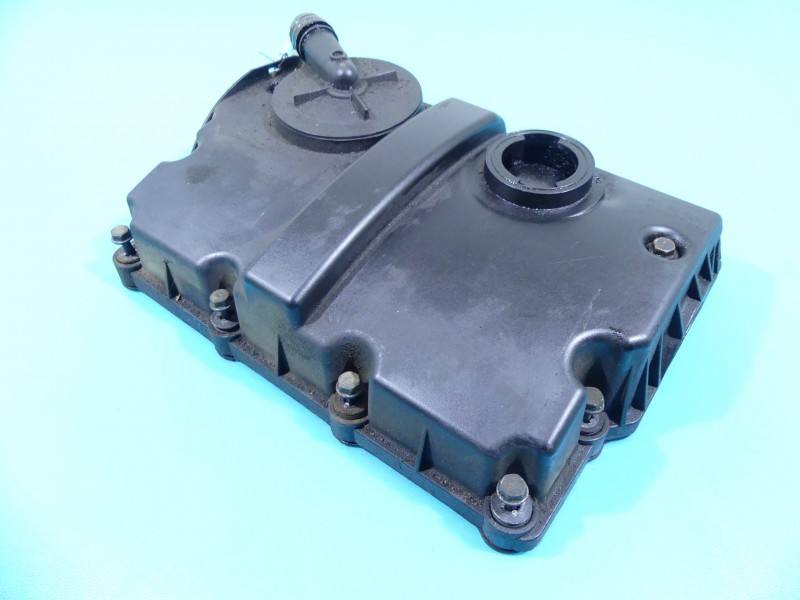 Клапанная крышка Volkswagen Polo 045103475B